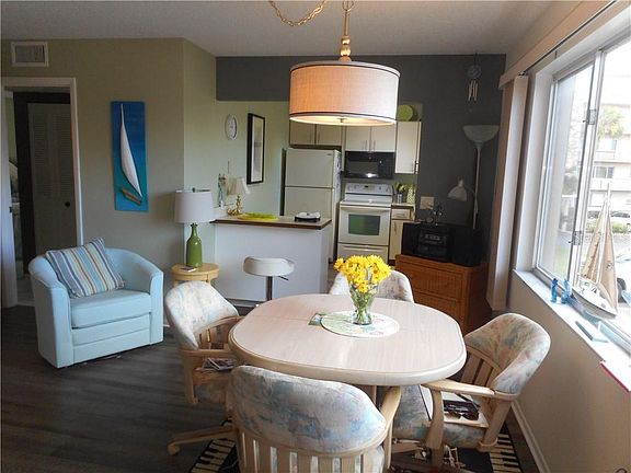 3rd image of 4460 Ironwood Cir #208AD