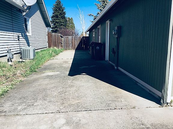 2nd image of 1700 Dove Ln
