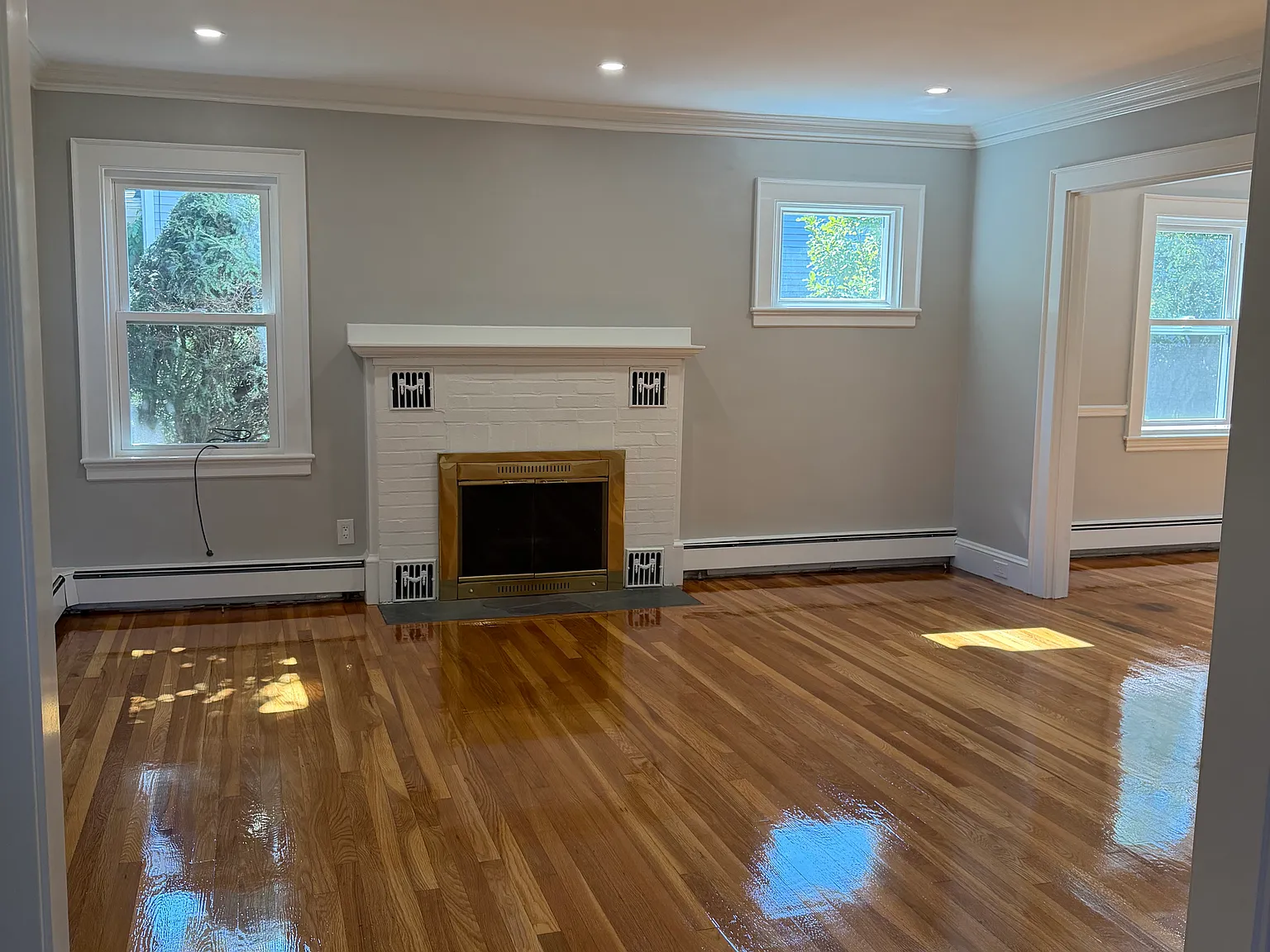 4 bed, 2200 sqft, $5,250 — Photo 2