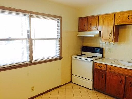 5th image of 318 Mecherle Dr APT 203