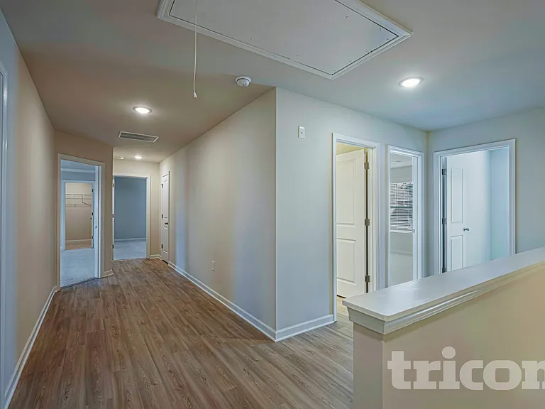 503 Slyfox Ln — Photo 9