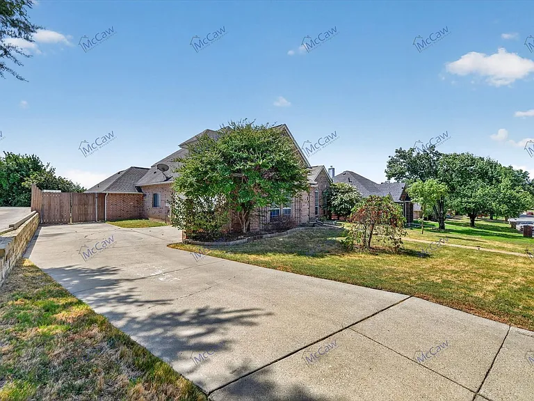 305 Brazil Dr — Photo 37