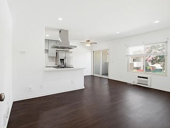 3rd image of 9598 Carroll Canyon Rd APT 266