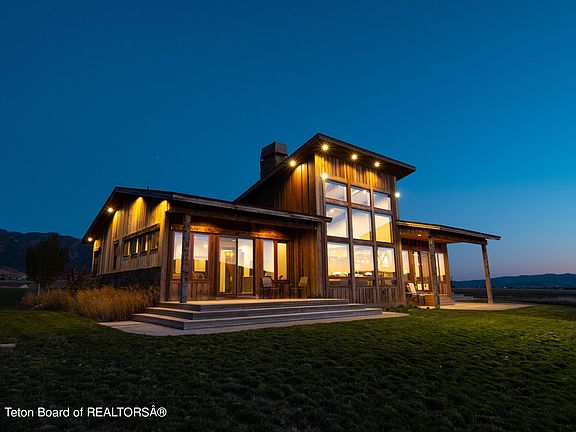 2nd image of 68 Summer Ln