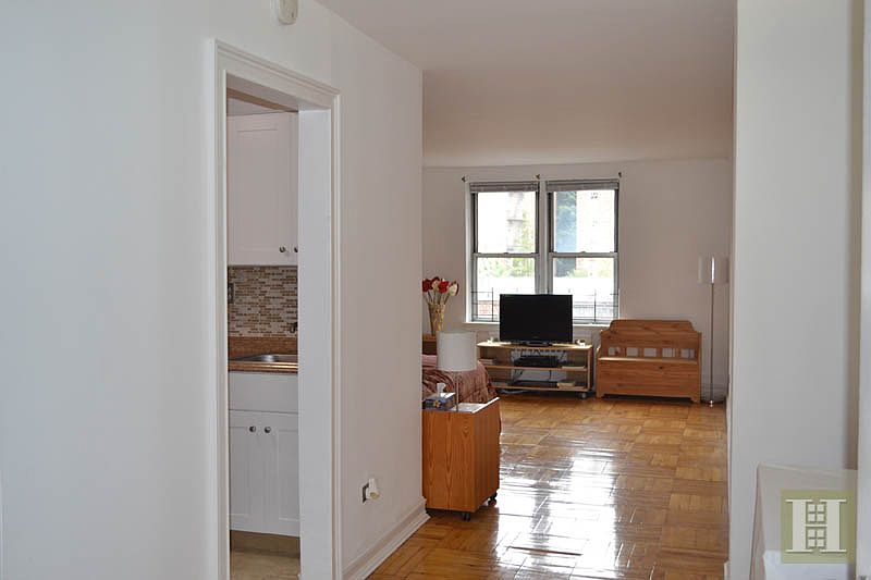 2nd image of 153 Bennett Ave #1H