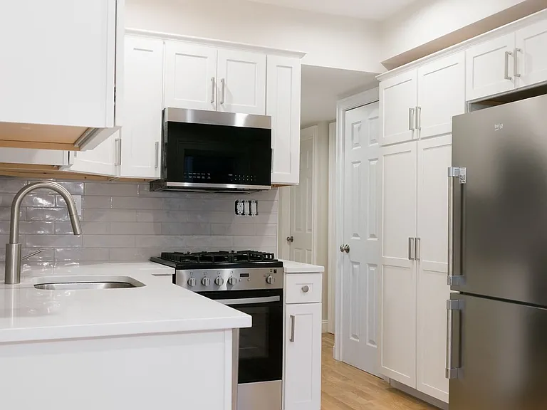 217 W 9th St #2 — Photo 11