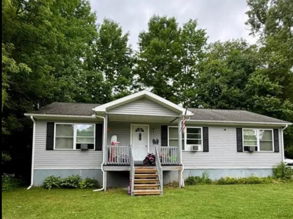51 McClelland St, Saranac Lake, NY 12983