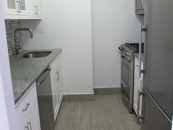 3rd image of 450 Avenue Of The Americas APT 2F