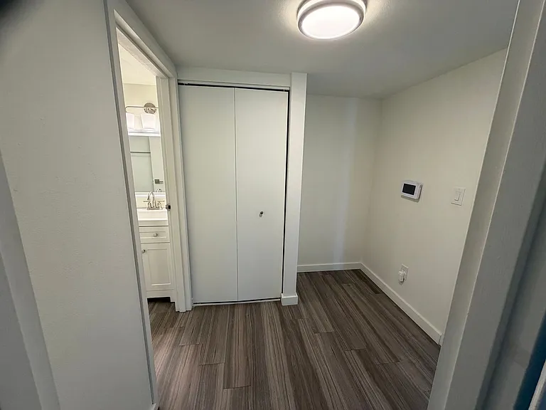 Sycamore Place Apartments — Photo 55
