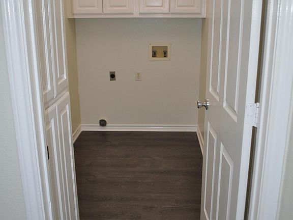 5th image of 315 Morene Ave