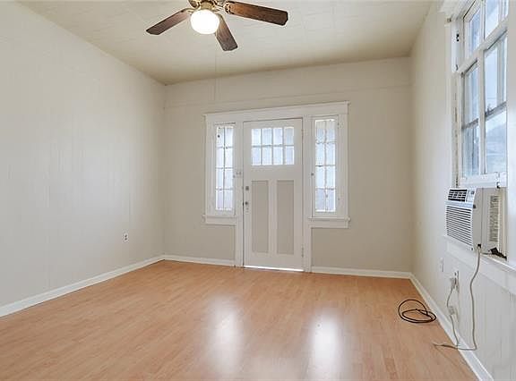 3rd image of 318 Eliza St