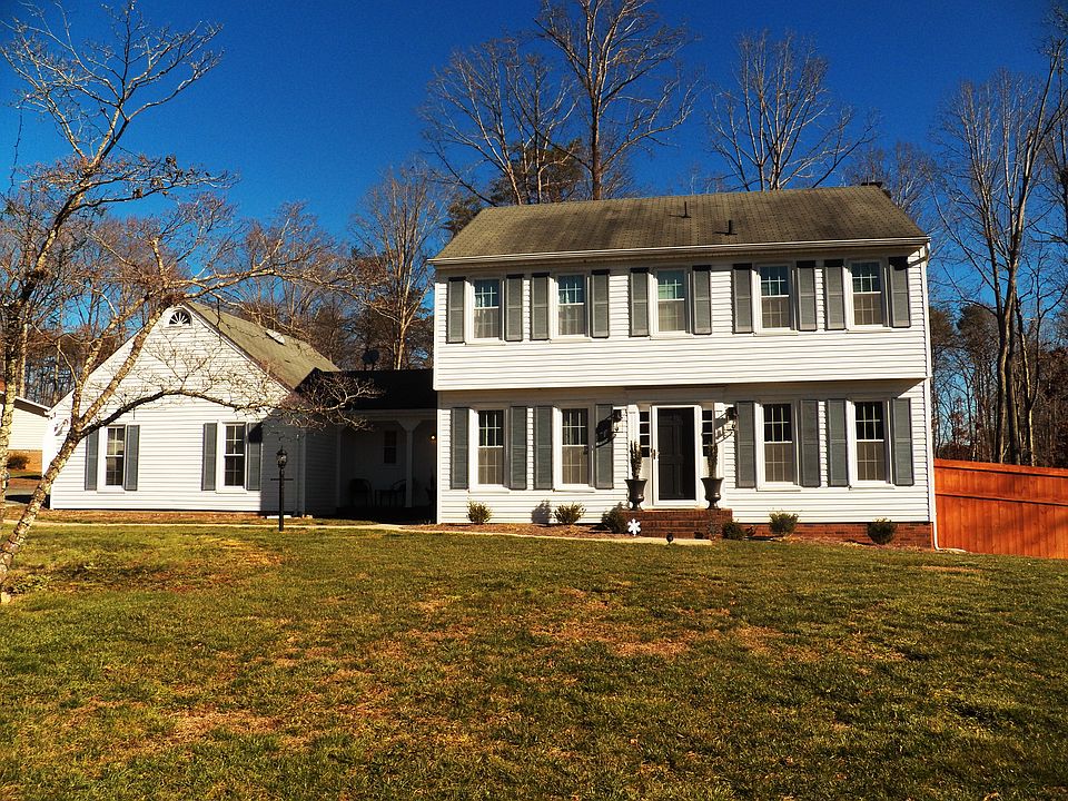 1st image of 143 Landors Dr