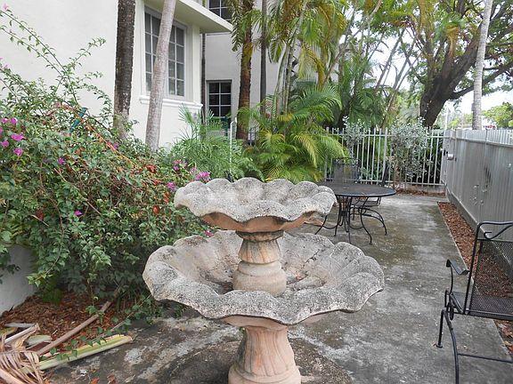 2nd image of 1561 Lenox Ave APT 5