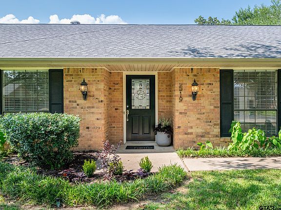 2nd image of 519 Sunnyside Dr
