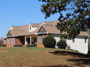 190 Mountain Meadows Rd, Cleveland, GA 30528