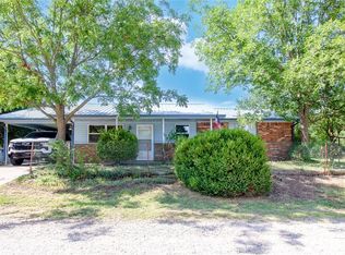 301 W Walker, Maud, OK 74854