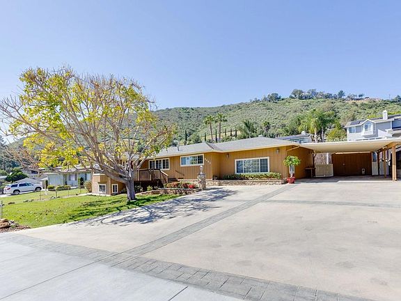 3rd image of 8483 Golden Ridge Rd