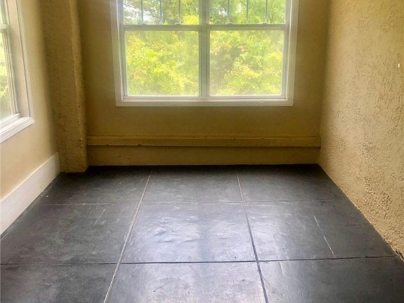3rd image of 603 Broad St NE