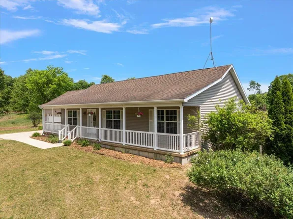 2171 Walking Horse Ln, Allegan, MI 49010