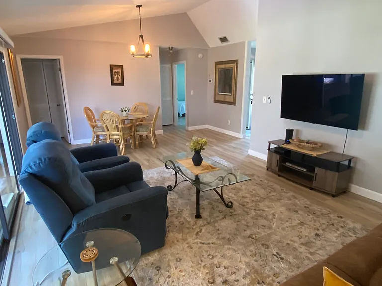 325 Windrush Loop — Photo 4