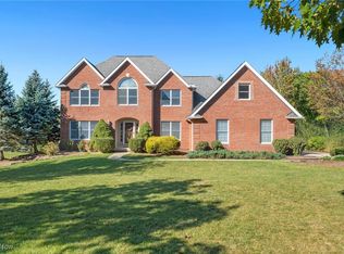 8373 Hunting Dr, North Royalton, OH 44133