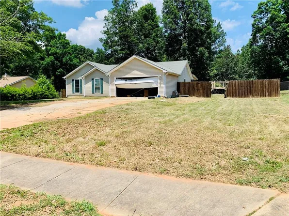 236 Northbridge Dr, Stockbridge, GA 30281