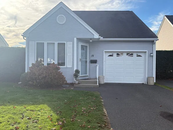19 Alvord Pl #19, South Hadley, MA 01075