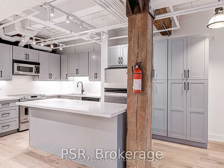 955 Queen St W #117 — Photo 8