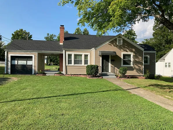 412 4th St, Blackstone, VA 23824