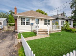 12 Graham Ave, Saint Catharines, ON L2N5L2