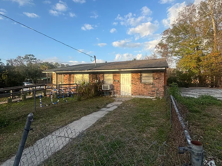 4661 Ken Knight Dr N — Photo 1