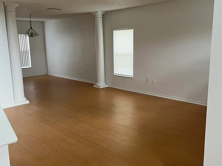 540 Brighton Ct — Photo 44