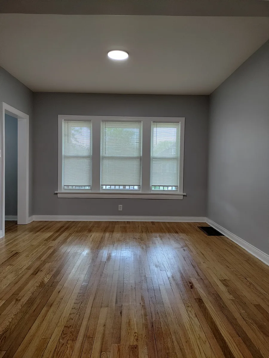 Building Photo - 1344 W 98th Pl