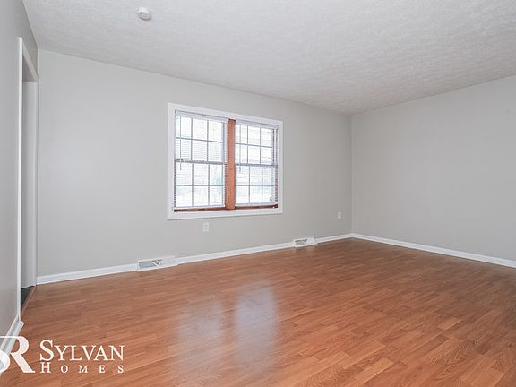 3rd image of 5091 Greensboro Ct