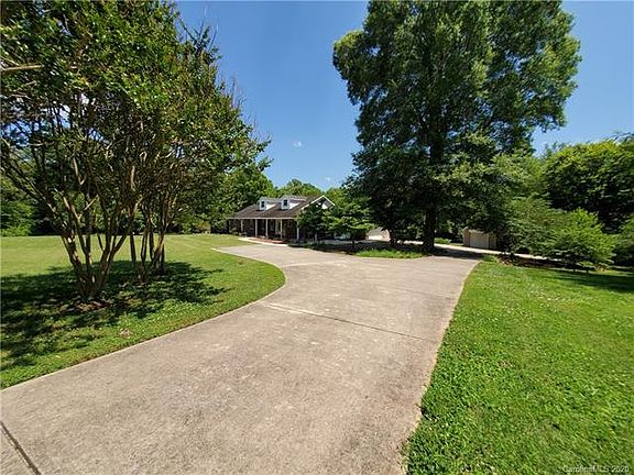 4th image of 215 Round Tuit Ln