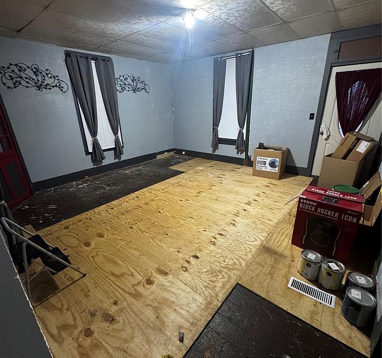 1st image of 603 S 4th St