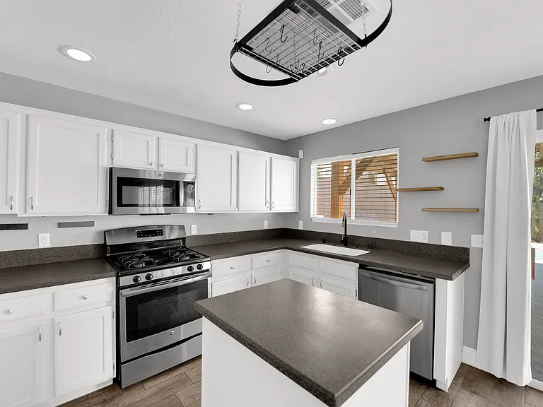 1913 Empoli Ct — Photo 14