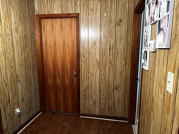 5th image of 622 E Brookwood Dr