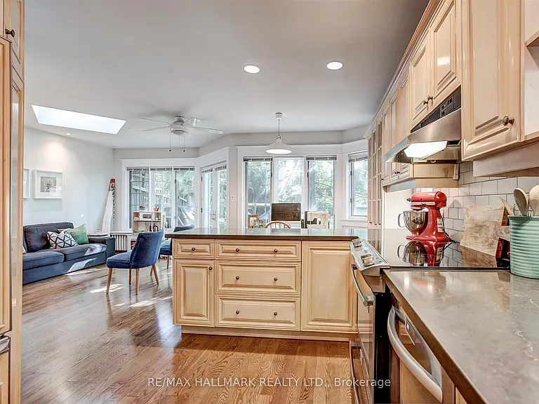 69 Normandy Blvd — Photo 11