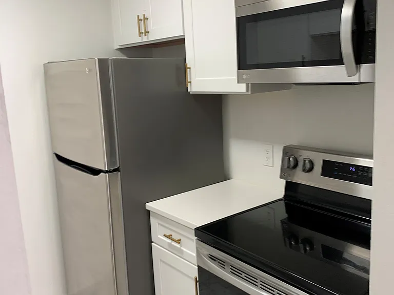 120 G St — Photo 7