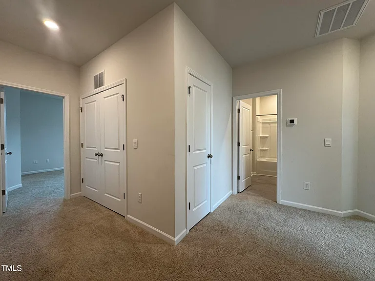 724 Dorset Stream Dr — Photo 18