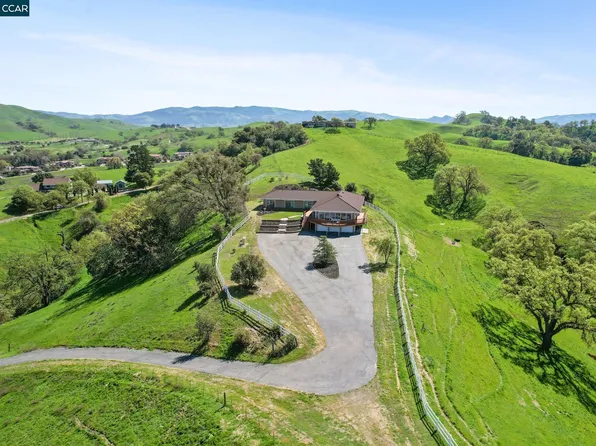 777 Happy Valley Rd, Pleasanton, CA 94566