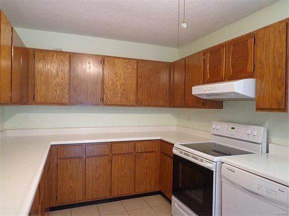 2nd image of 3610 Candlewyck Club Dr APT E