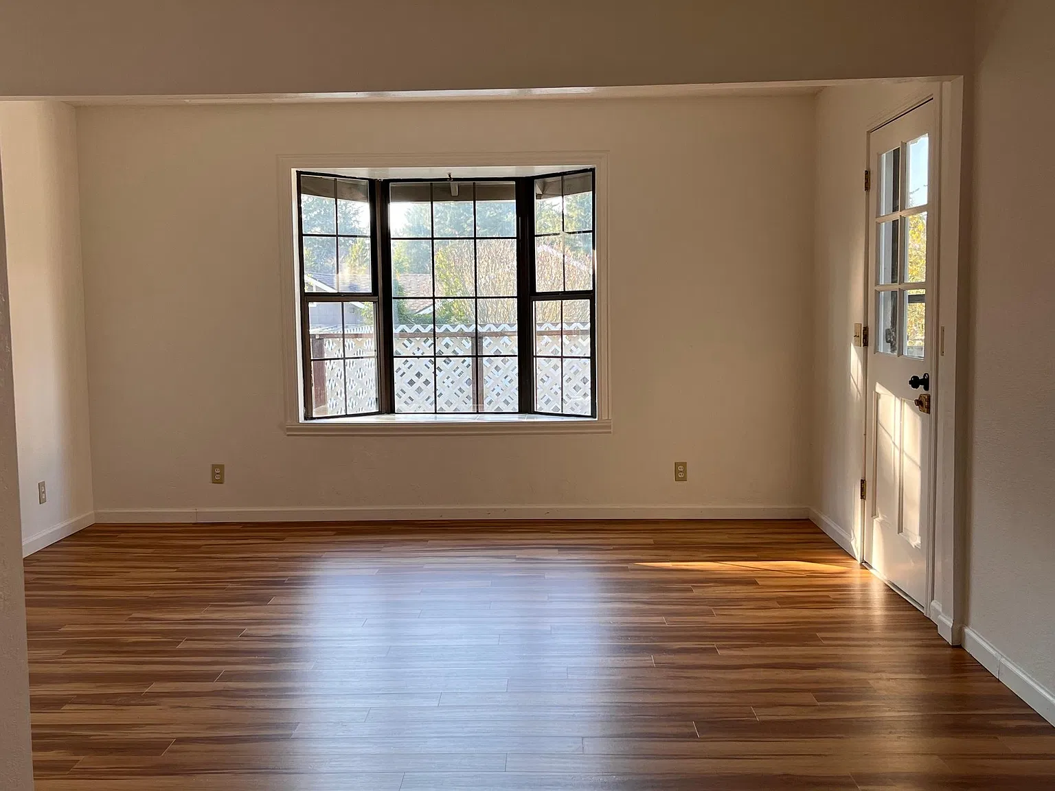 3 bed, 1400 sqft, $2,200 — Photo 4