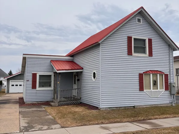 43 Maple St, Rouses Pt, NY 12979