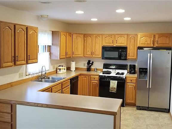 3rd image of 518 Woodpointe Dr