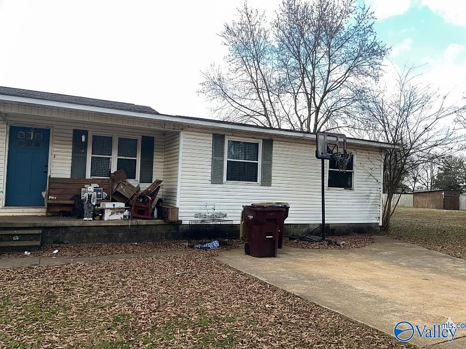 2nd image of 16631 Hampton Ln