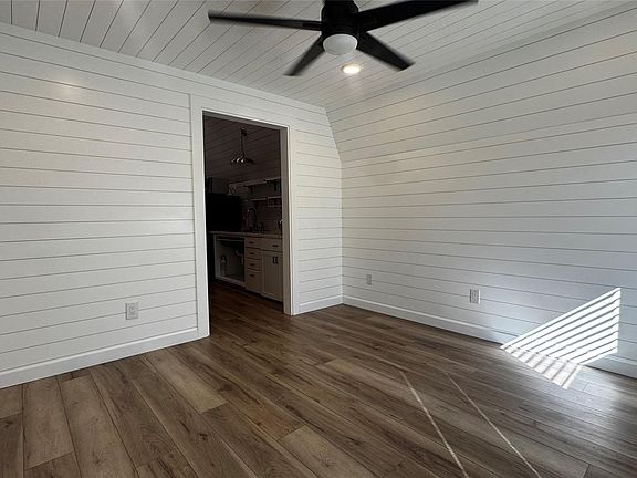2nd image of 855 Christmas Rd