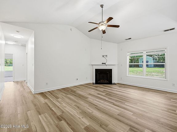 4th image of 801 Lavender Court