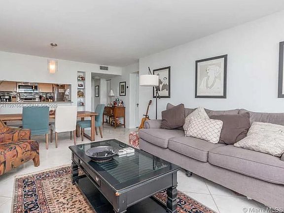 3rd image of 600 NE 36th St APT 1006